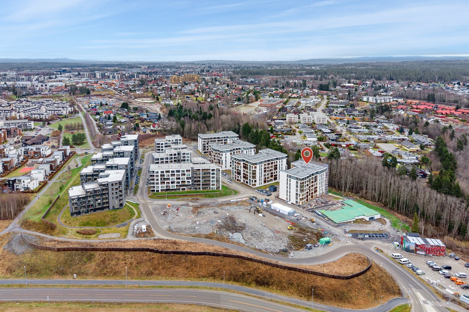 Vestbyen Jessheim fremstår som en helt ny og spennende bydel - Den nye byporten til Jessheim. Her vil du oppleve en god miks av ulike leilighetstyper, butikker og trivelige uteområder i årene som kommer. Galleribilde