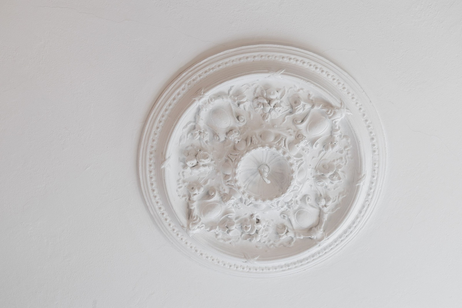 Nydelig rosett og stukkatur detaljer i tak. Galleribilde