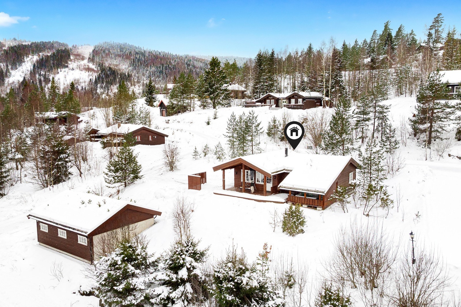 Flotte skiløyper i nærområdet med bla. Borgen skianlegg. Ønsker du å stå alpint ligger Kongsberg Skisenter i underkant av 1 t unna. Galleribilde