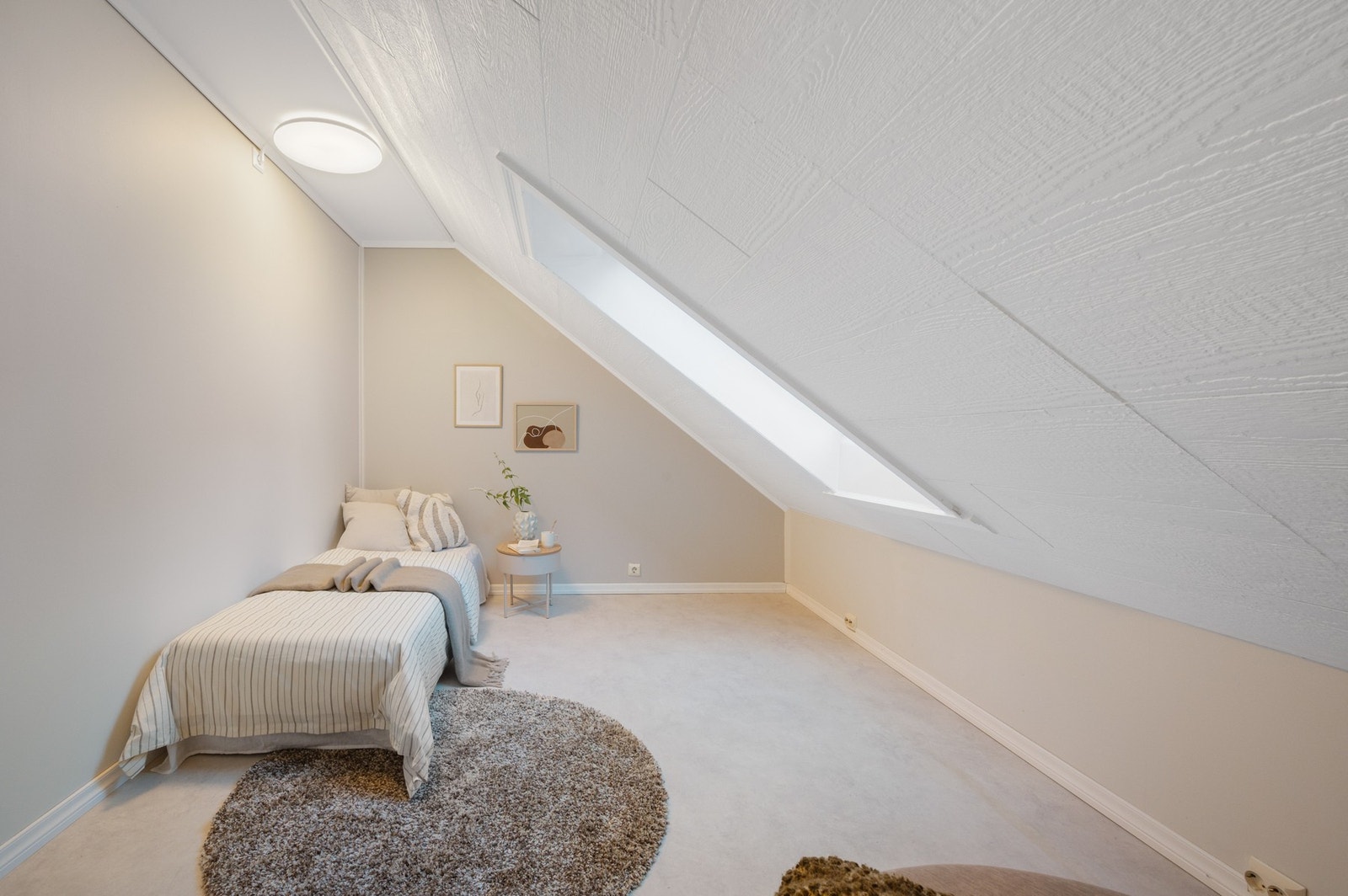 Soverom nummer 2 ligger i loftsetasjen Galleribilde