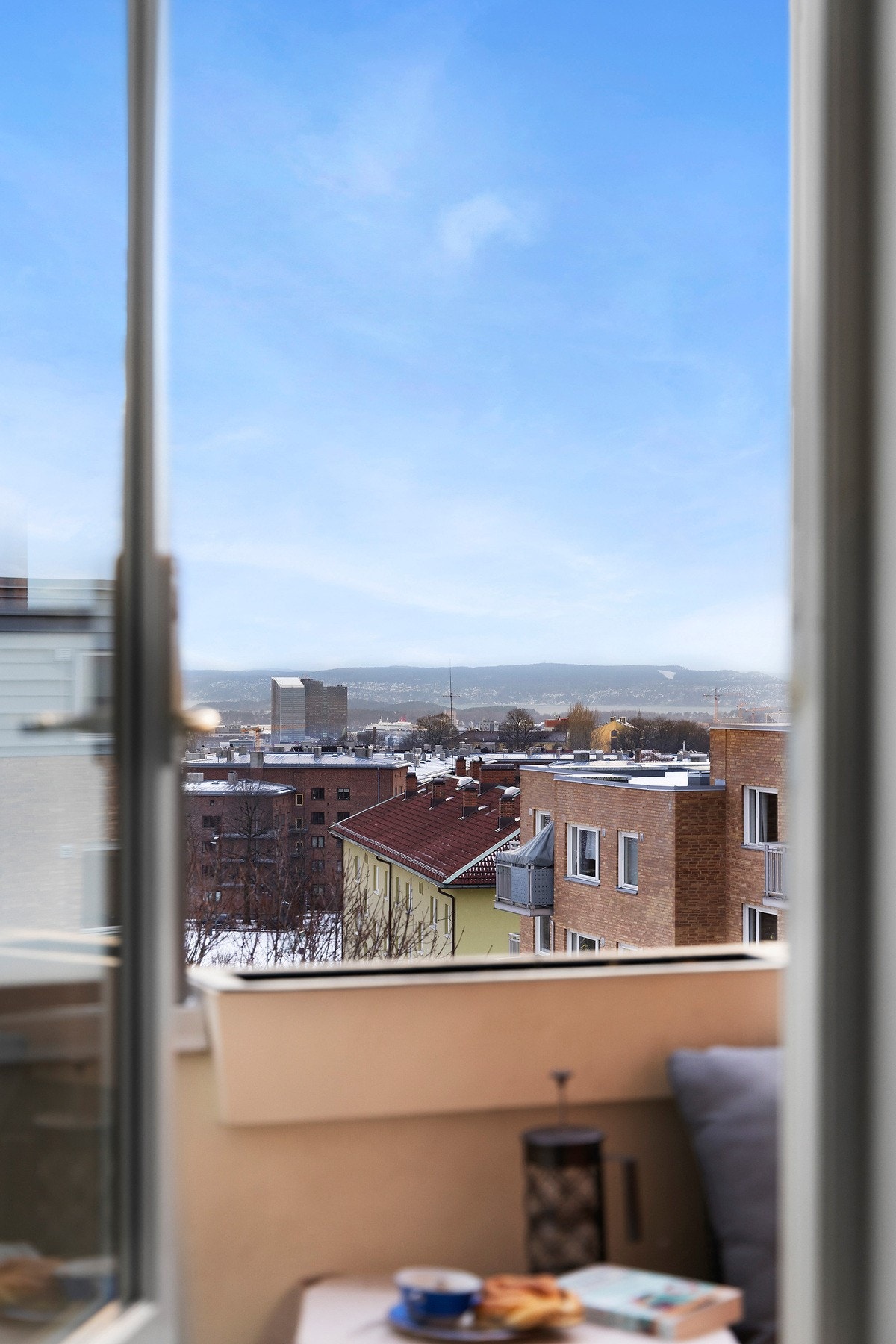 Fra stuen er det enkel adkomst til balkongen. Galleribilde