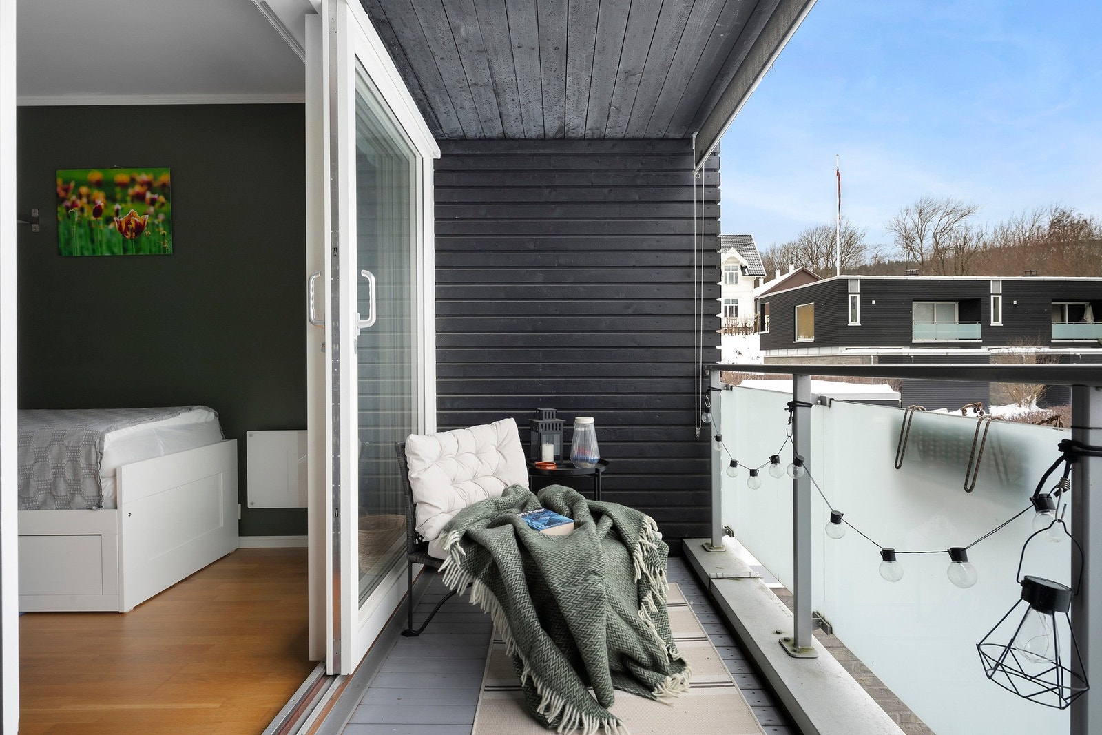 Fra soverom 3 er det adkomst til en sydøstvendt balkong Galleribilde