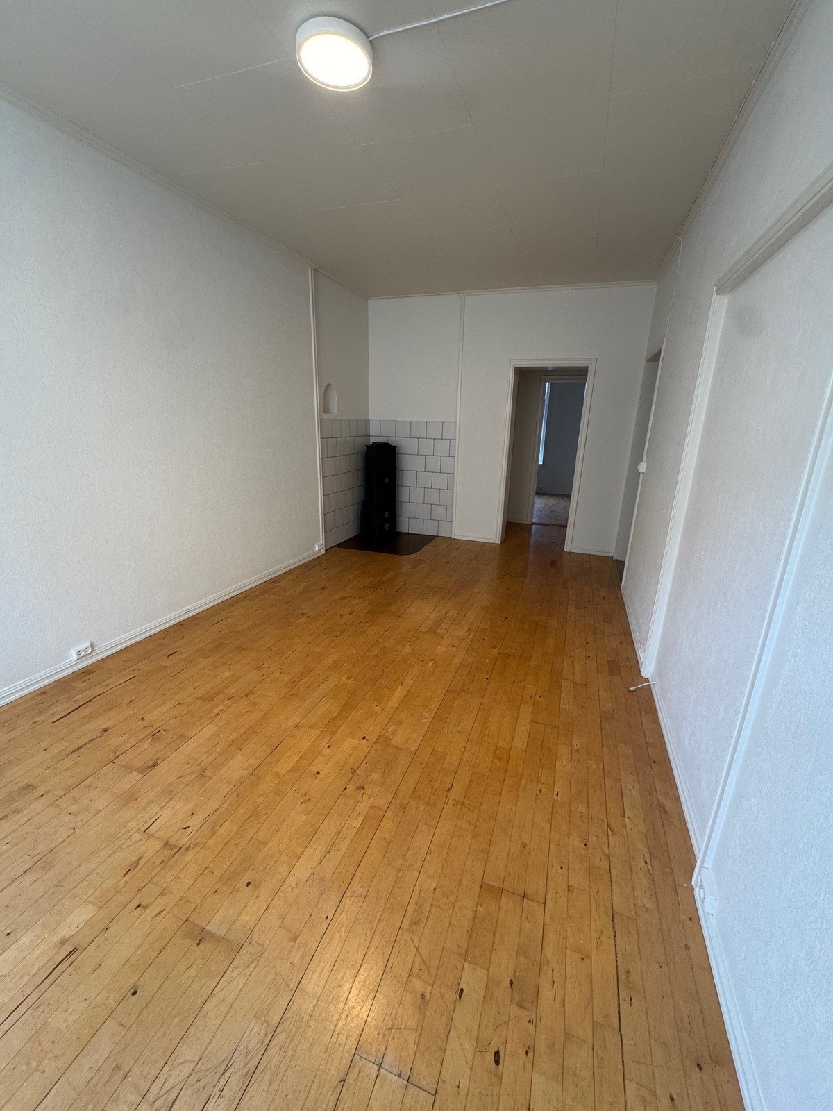 Peisovn i stue. Galleribilde