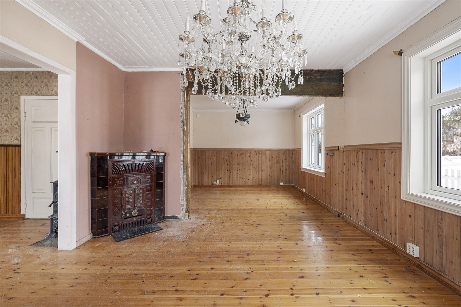 Eldre vedovn sørger for god oppvarming Galleribilde