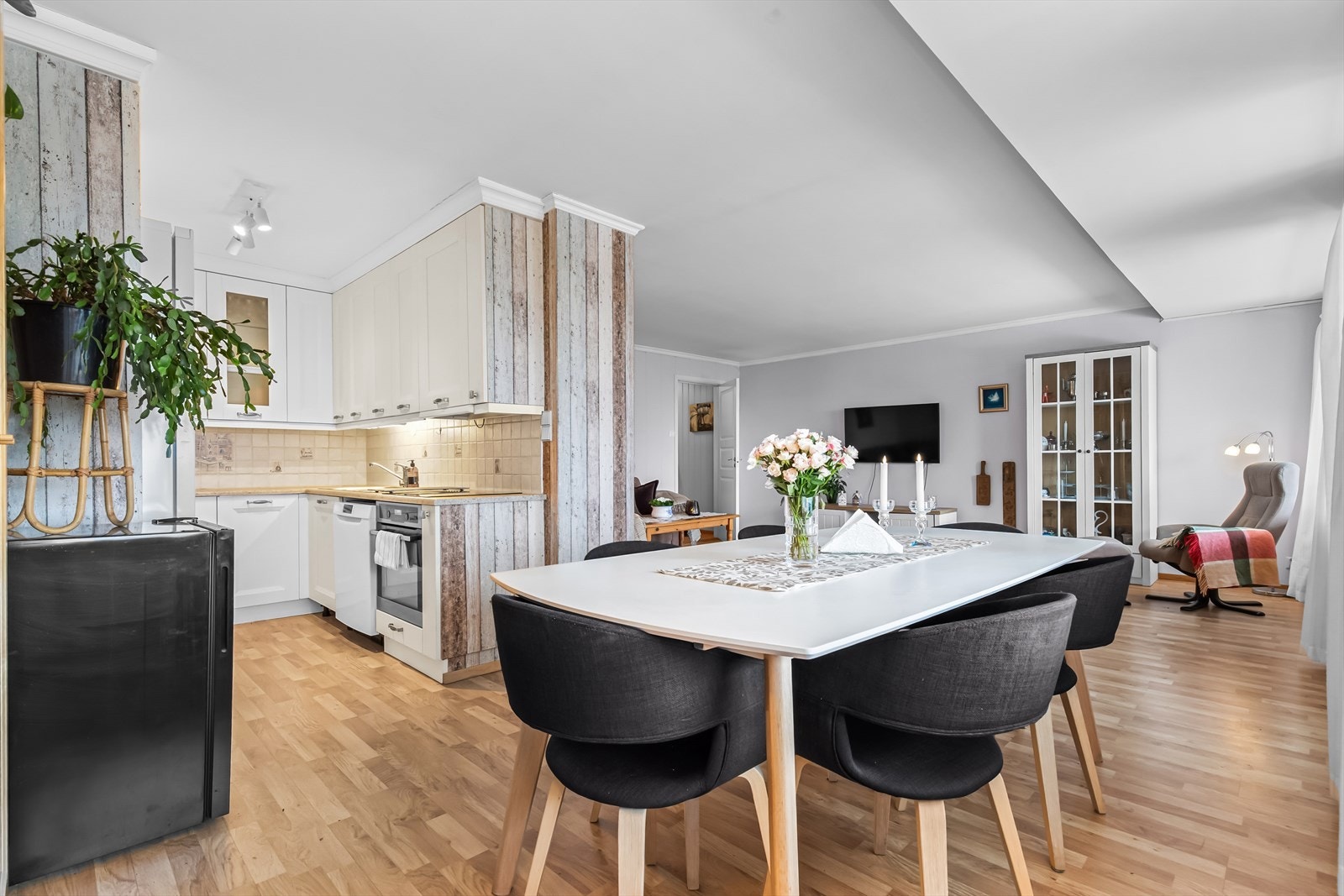 Innbydende atmosfære for både hverdag og sosiale sammenkomster. Galleribilde