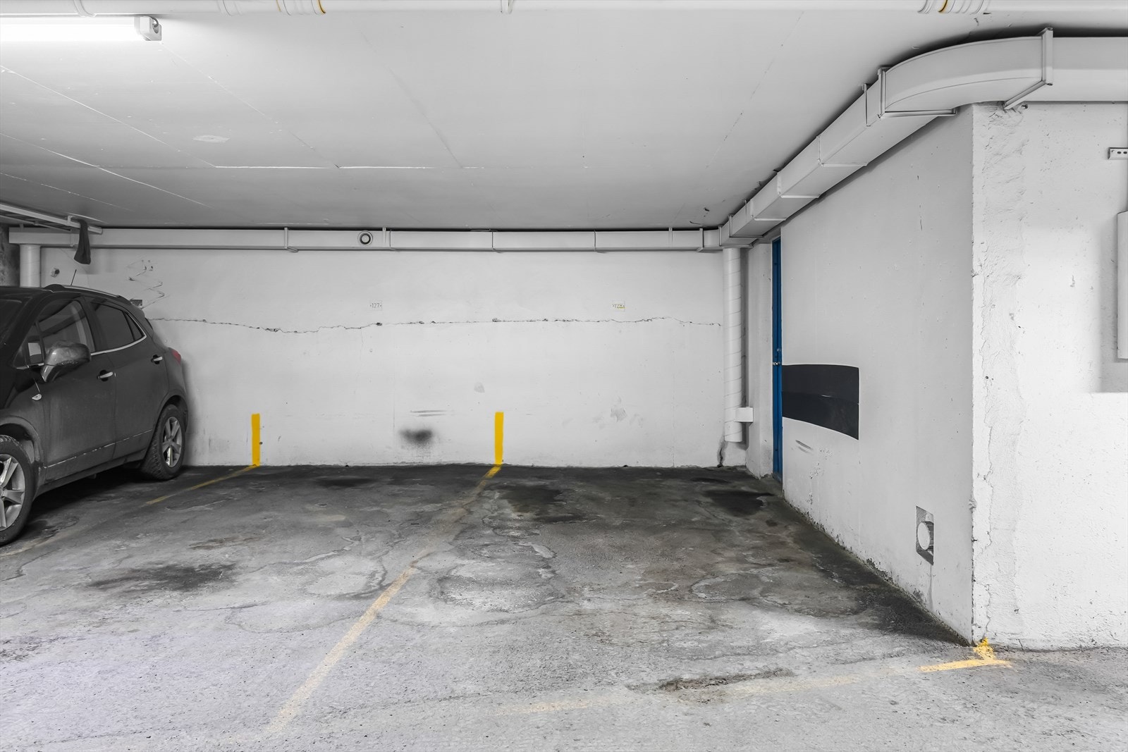 Parkeringsplass i felles garasjeanlegg. Galleribilde