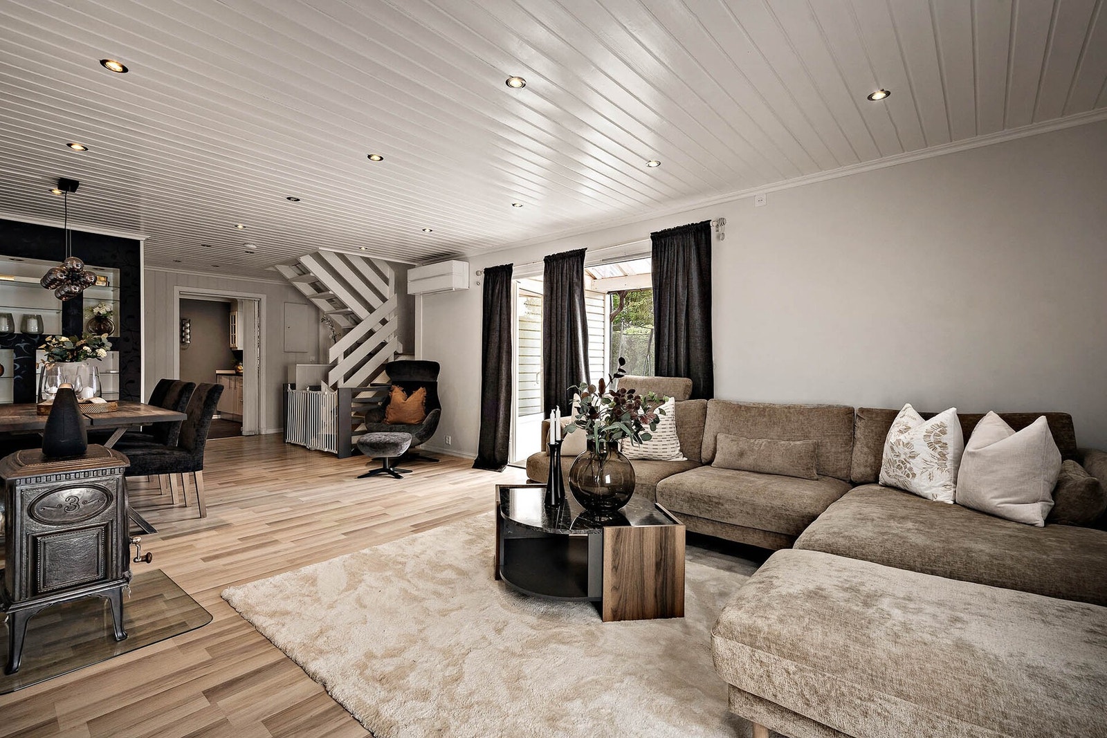 Varmepumpen bidrar med effektiv kjøling på varme sommerdager. Galleribilde