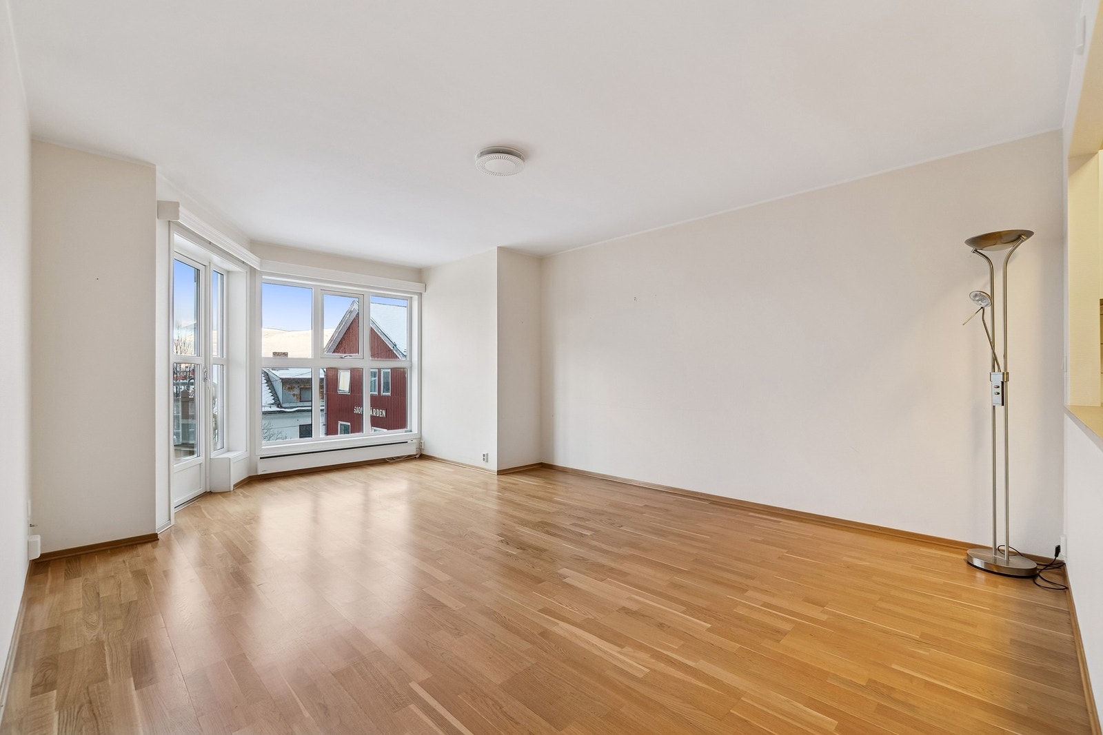 Her får du en flott andelsleilighet i 2. etasje av "Bospareklubben". Galleribilde