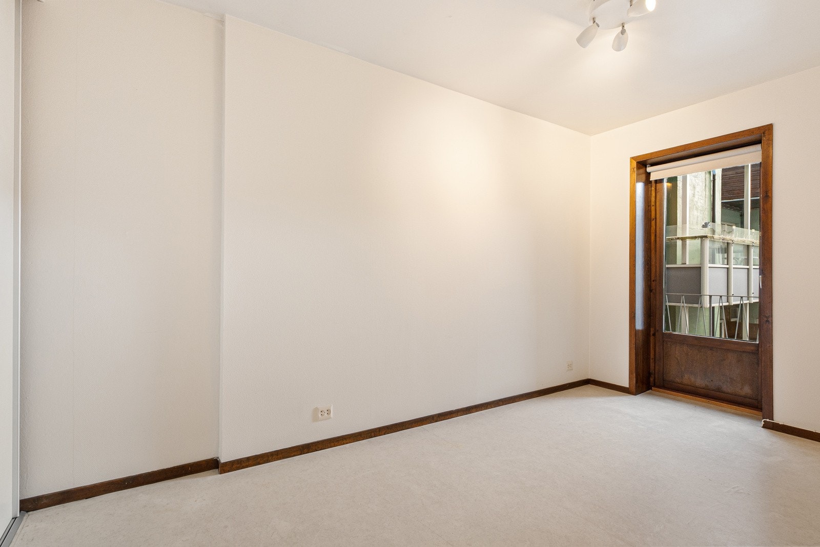 Soverom med utgang til rømningstrapp Galleribilde