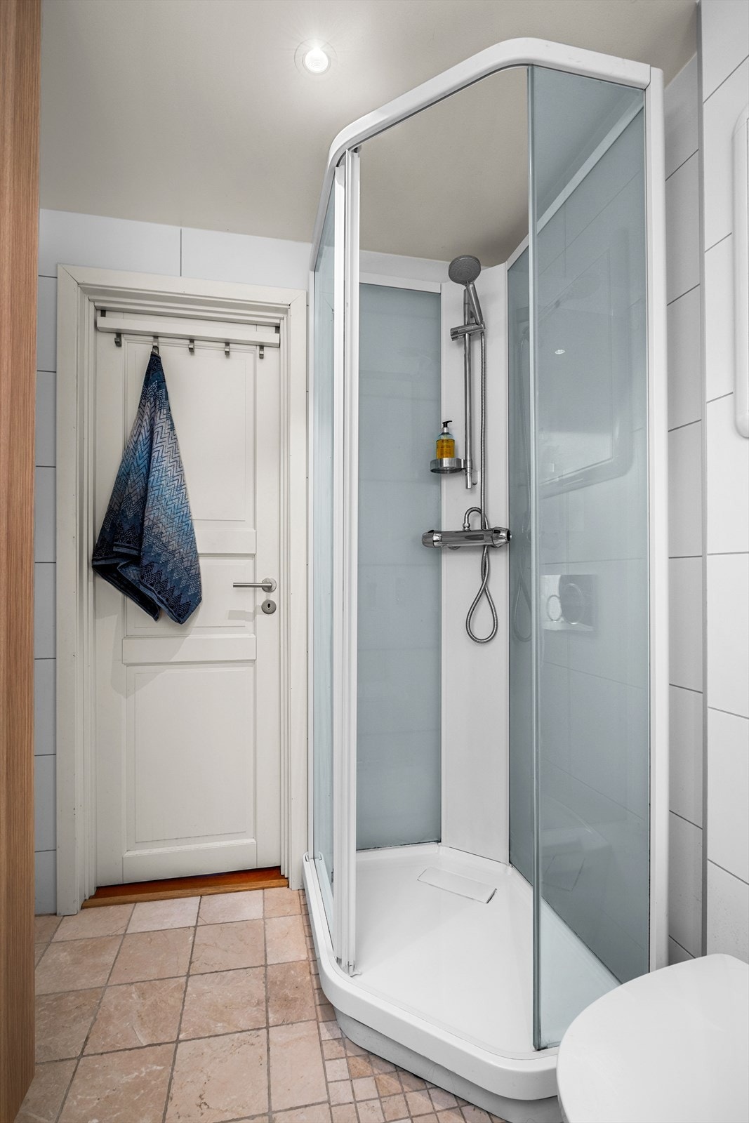 Dusjkabinett fra 2016/2017 Galleribilde