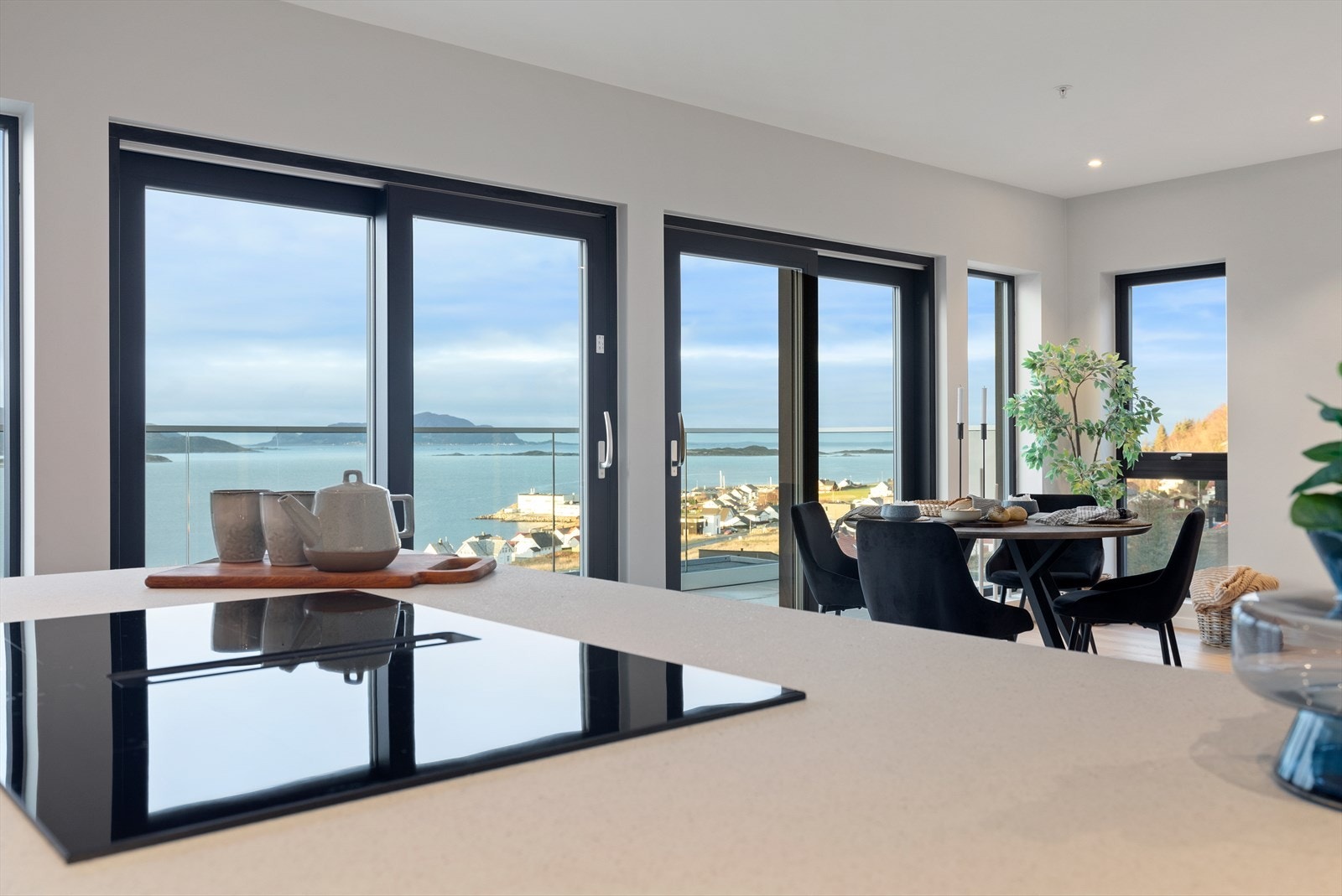 Stor toppleilighet med magisk utsikt og høy standard Galleribilde