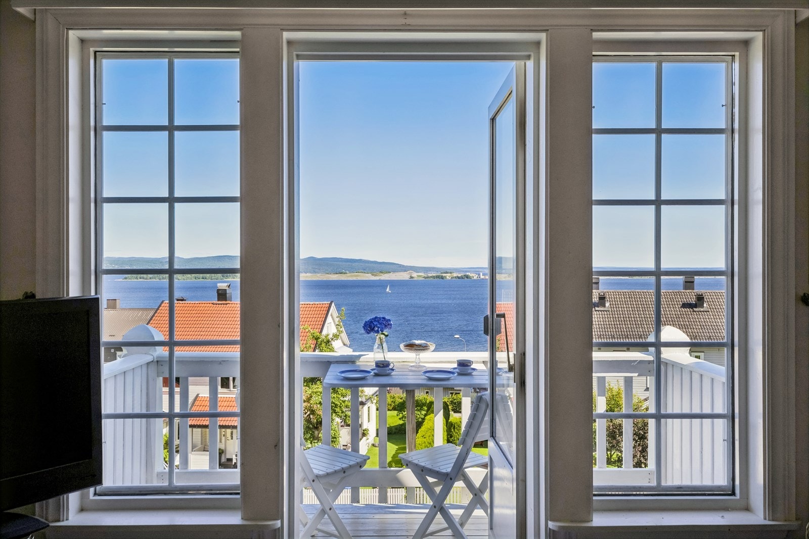 Utsikt kan beskrives nærmest kan beskrives som et maleri i daglig endring. Galleribilde