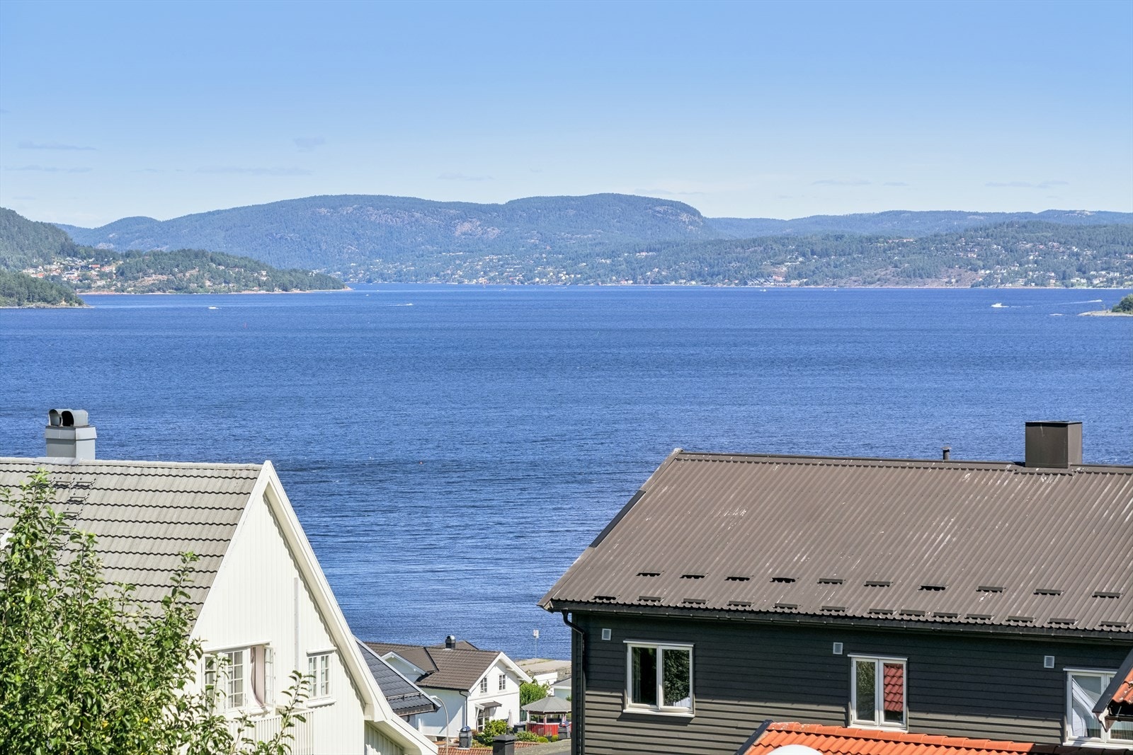 Storslagen utsikt over fjorden som virkelig må oppleves! Galleribilde