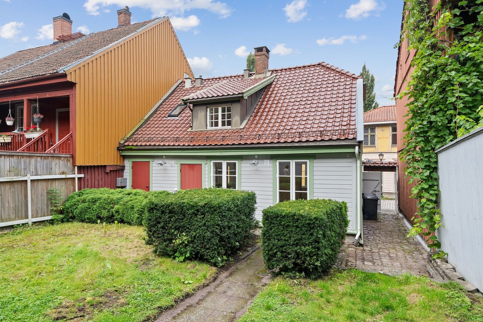 Felles hage/bakgård med Skippergata 3 Galleribilde