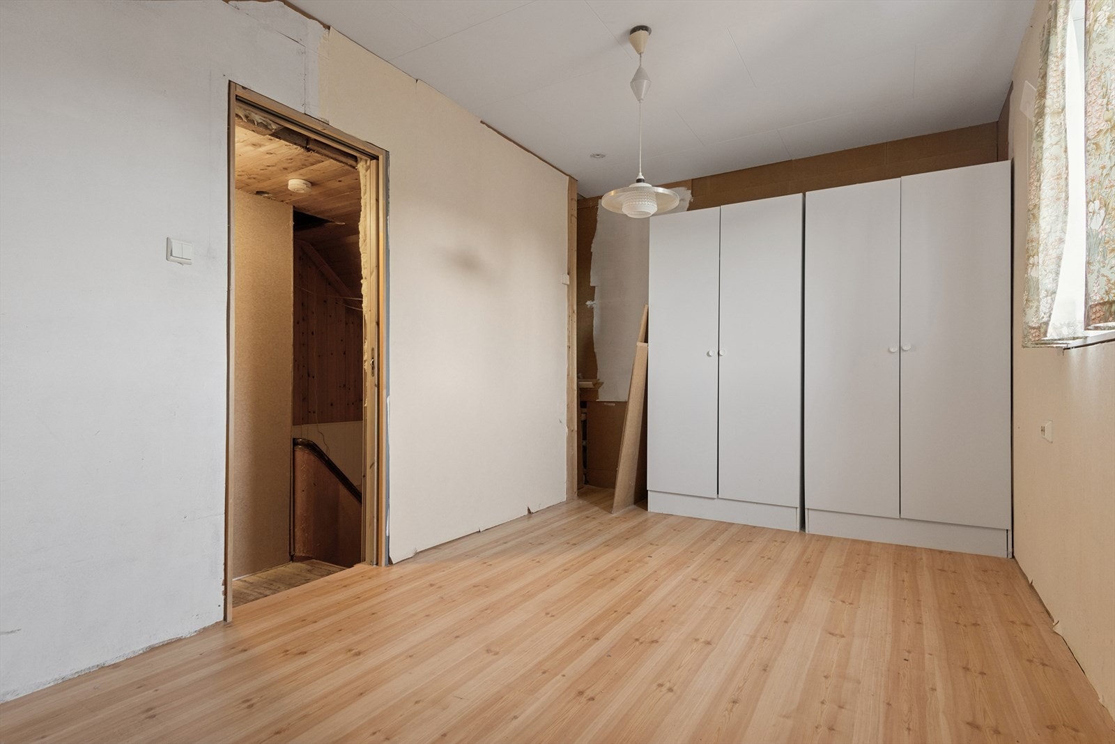 Soverom i loftsetasje tilknyttet hoveddel. Galleribilde