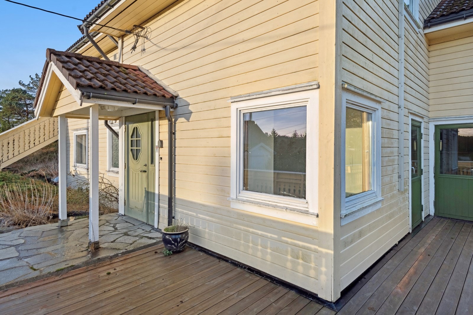 Overbygd inngangsparti. Galleribilde