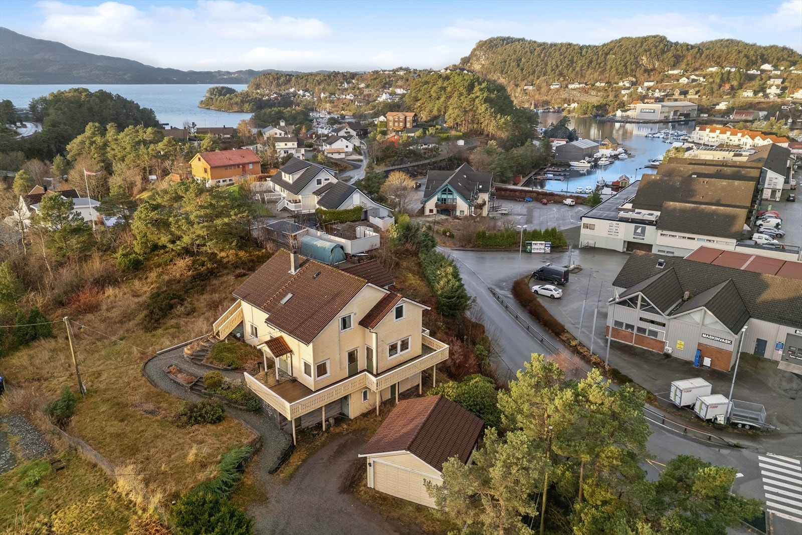 Nærhet til sjøen gir mulighet for maritime aktiviteter og fine naturopplevelser. Galleribilde