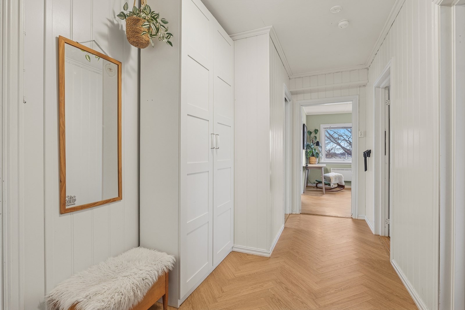 Du ønskes velkommen inn i en lys og romslig entré. Galleribilde