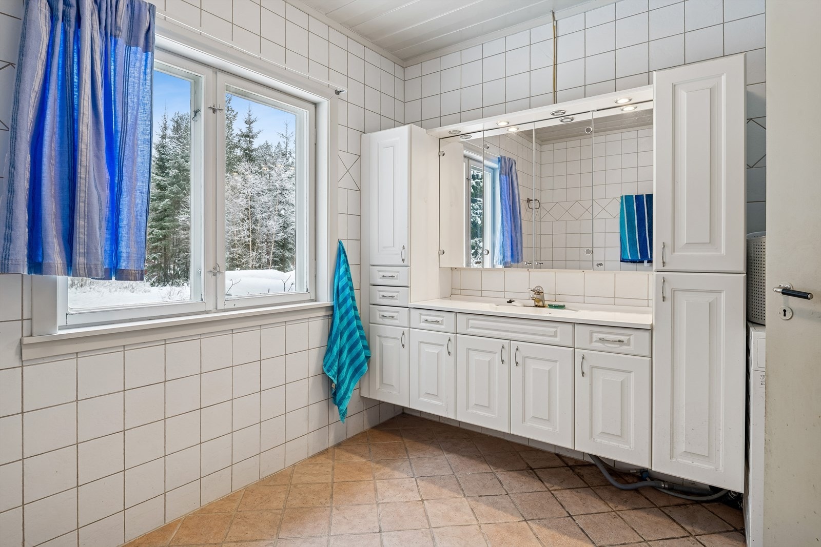 Badet ble oppgradert i 2003, men våtrommet tilfredsstiller ikke dagens krav og må oppgraderes. Galleribilde