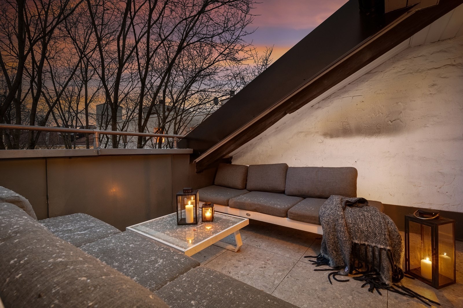 Her er det god plass til diverse utemøblement og man har en følelse av privatliv med lite innsyn. Galleribilde