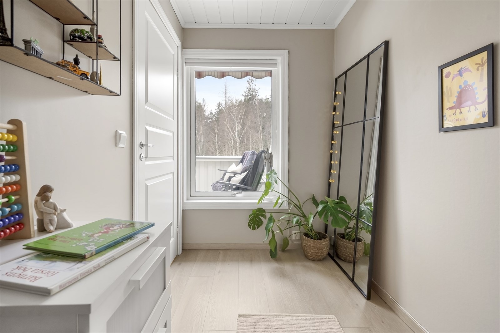 Her er det god plass til seng eller skrivepult og skap. Galleribilde