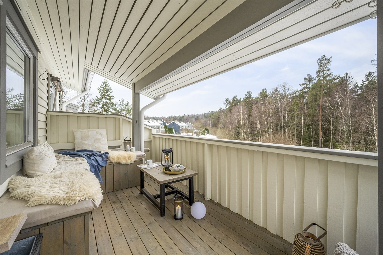 Her er det god plass til utemøblement, grill og beplantning. Galleribilde