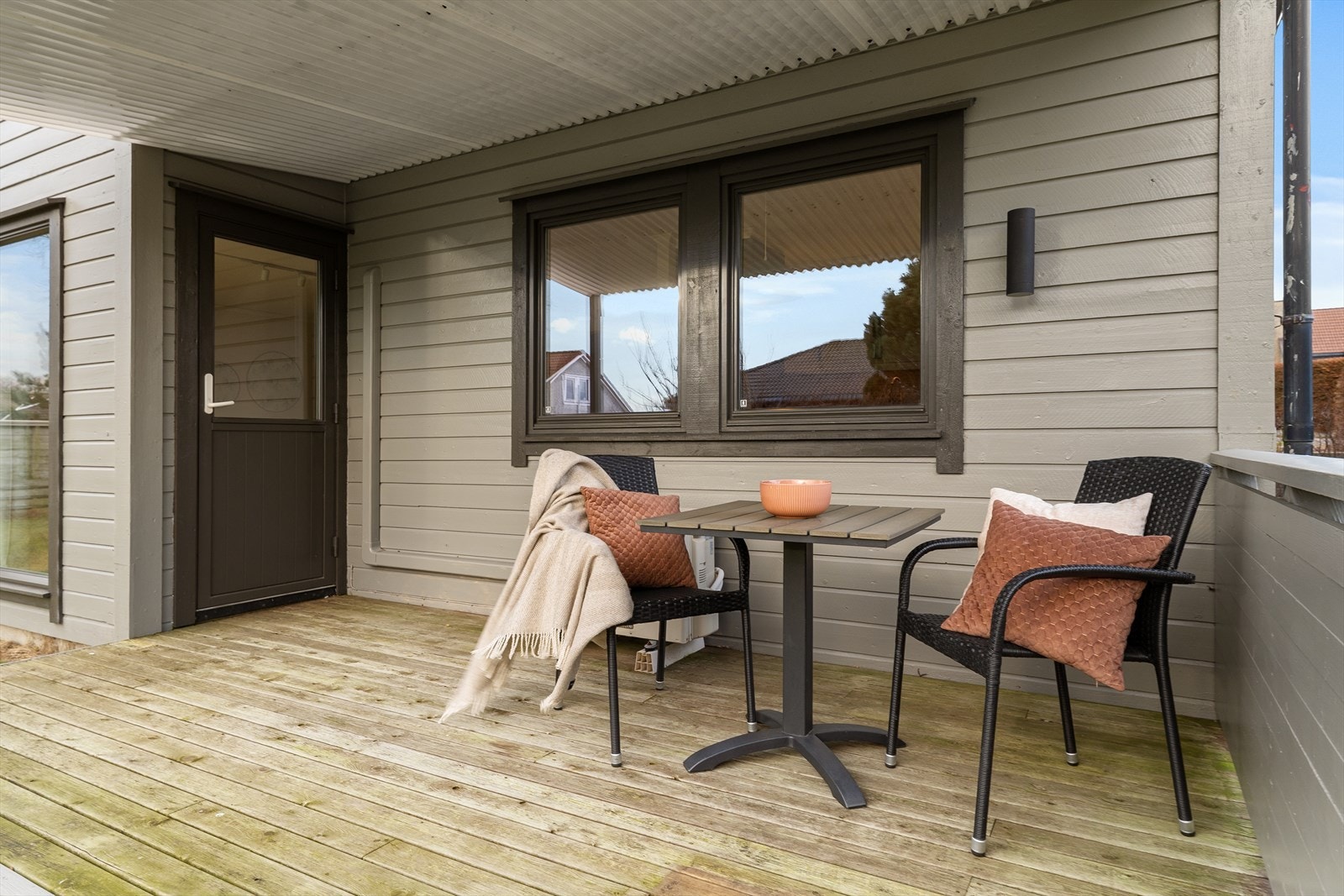 Kjekk terrasse med tilkomst fra stue. Galleribilde