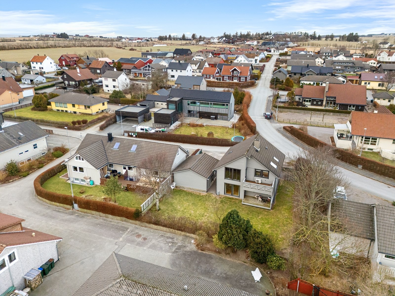 Hagen disponeres og vedlikeholdes av sameierne. Galleribilde