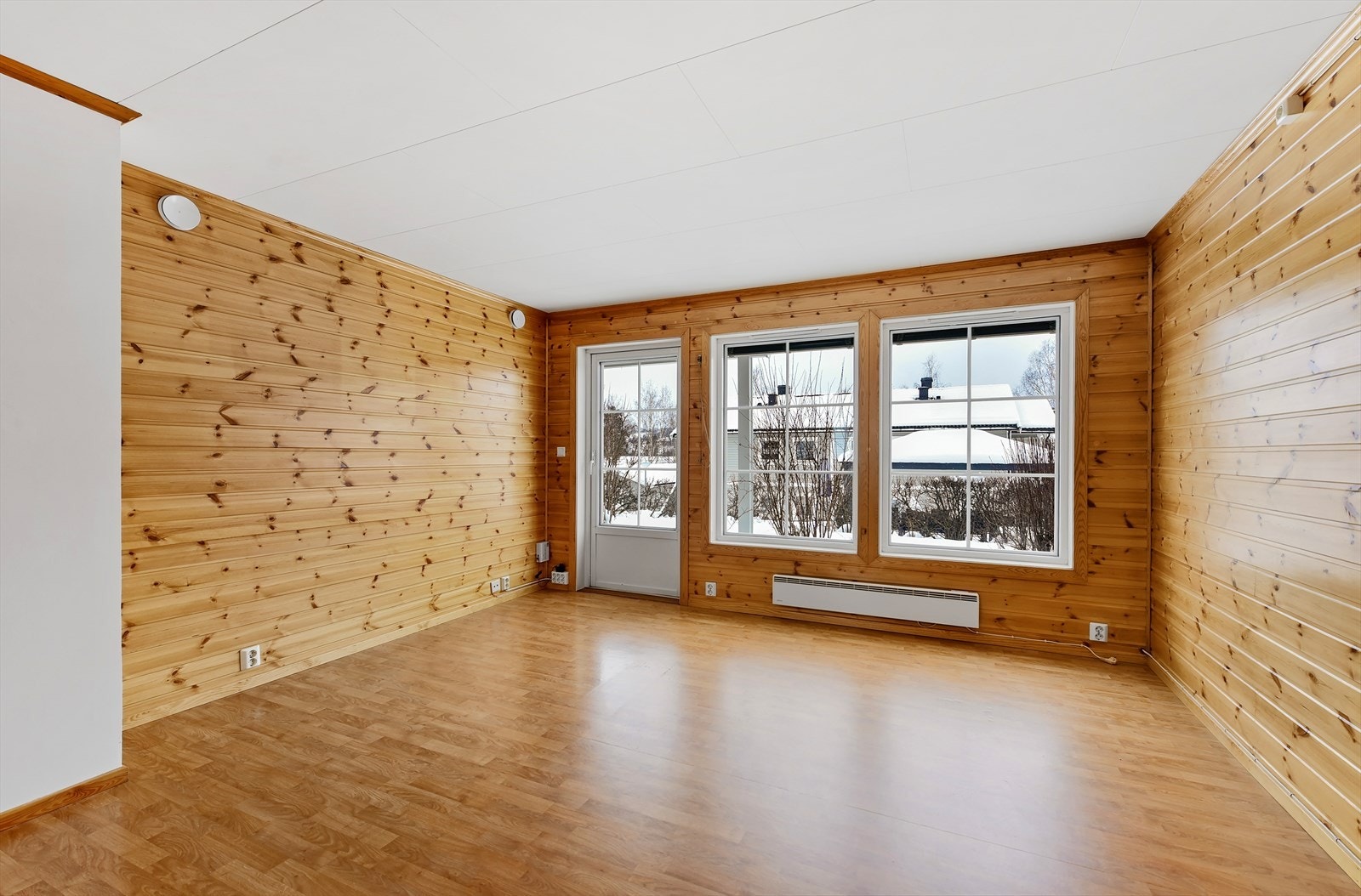 Boligen har en elementpipe, som gir mulighet for installasjon av ildsted. Galleribilde