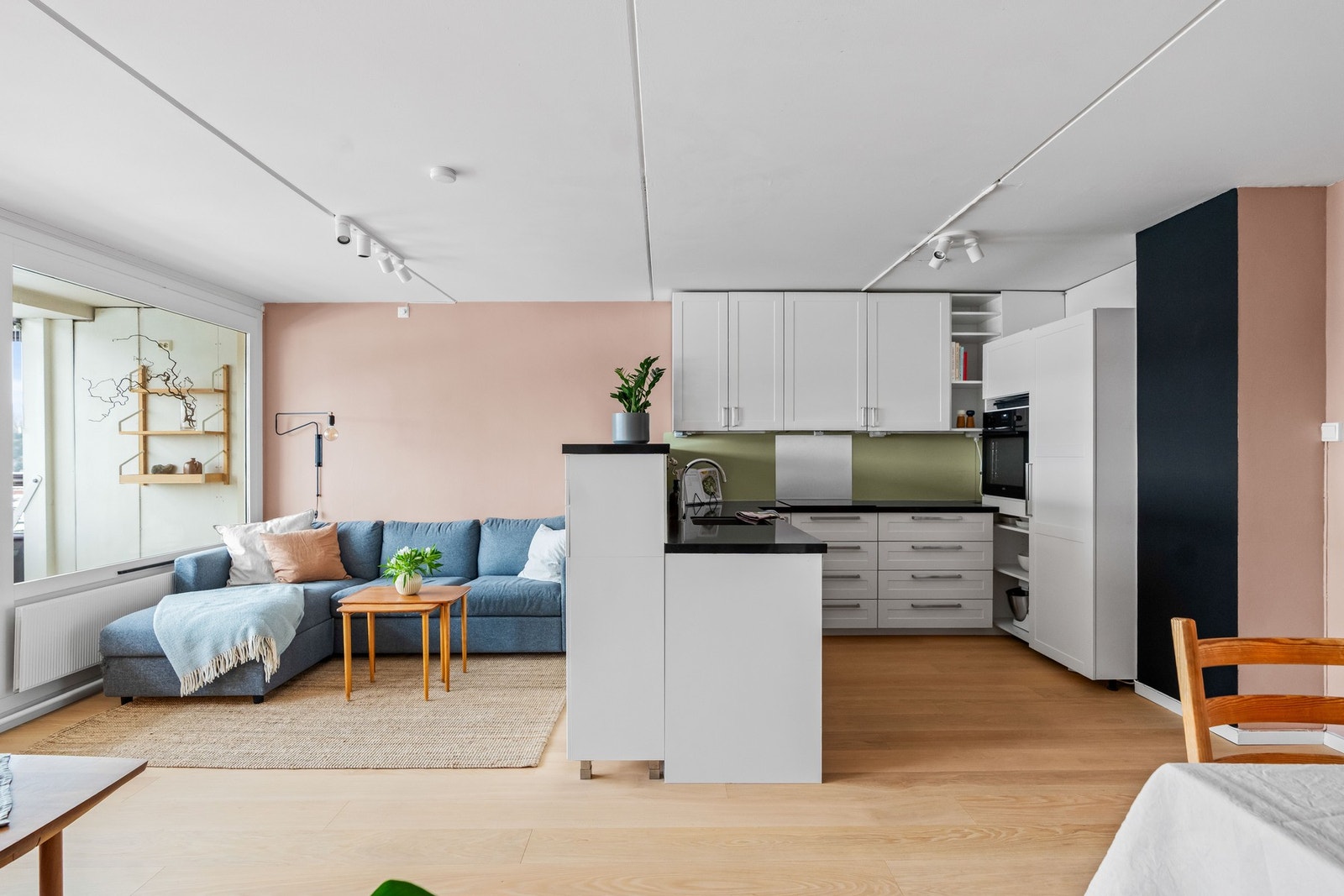 Lys og luftig stue med en behagelig atmosfære. Galleribilde