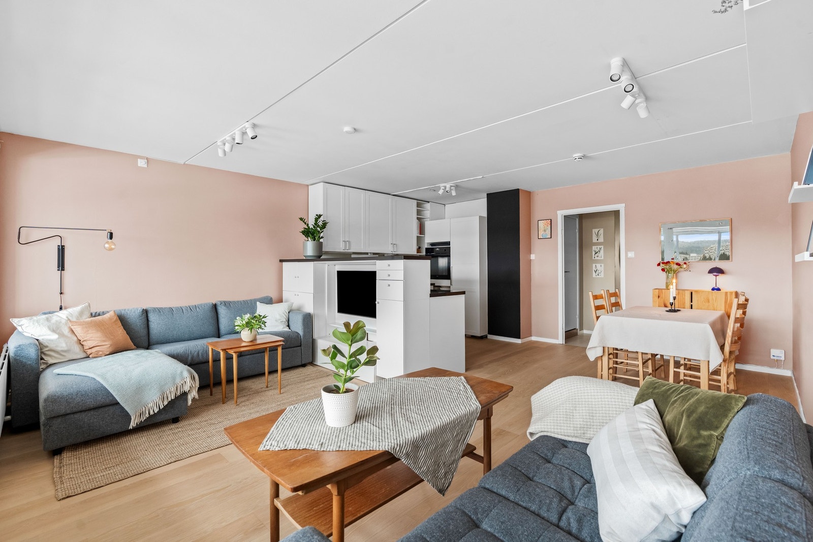 Videre inn i boligen. Galleribilde