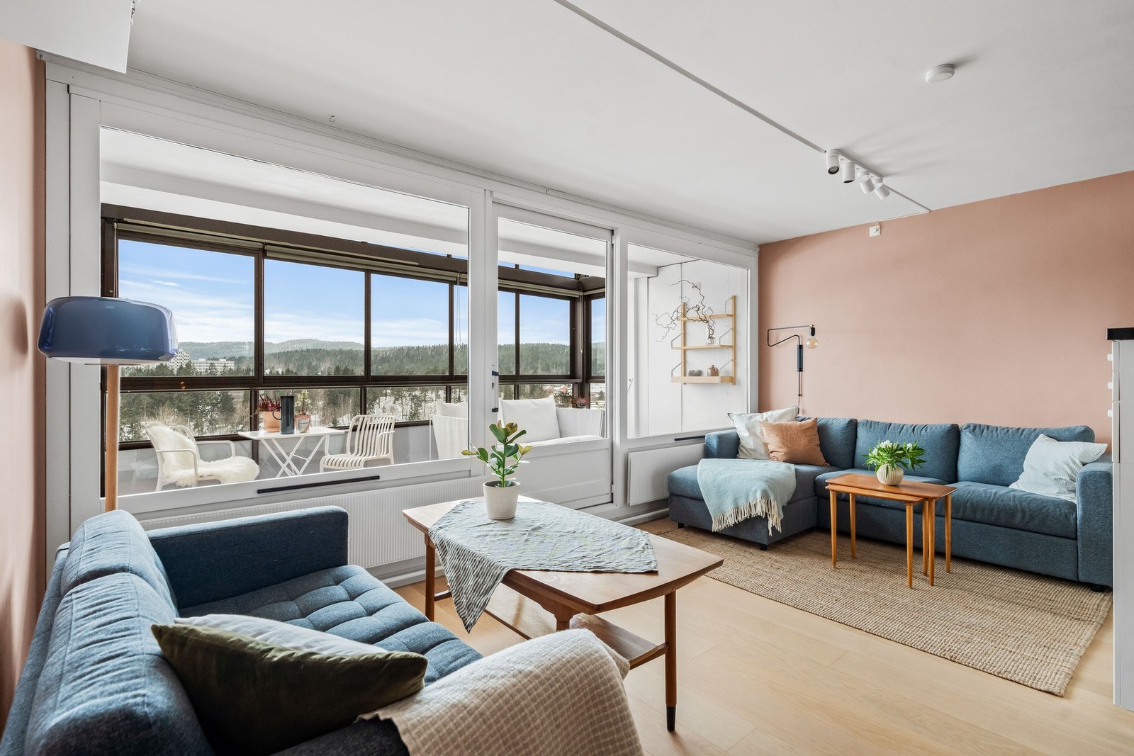 Daglig leder og eiendomsmegler Petter Eia Haavi presenterer
Ammerudgrenda 166! Galleribilde