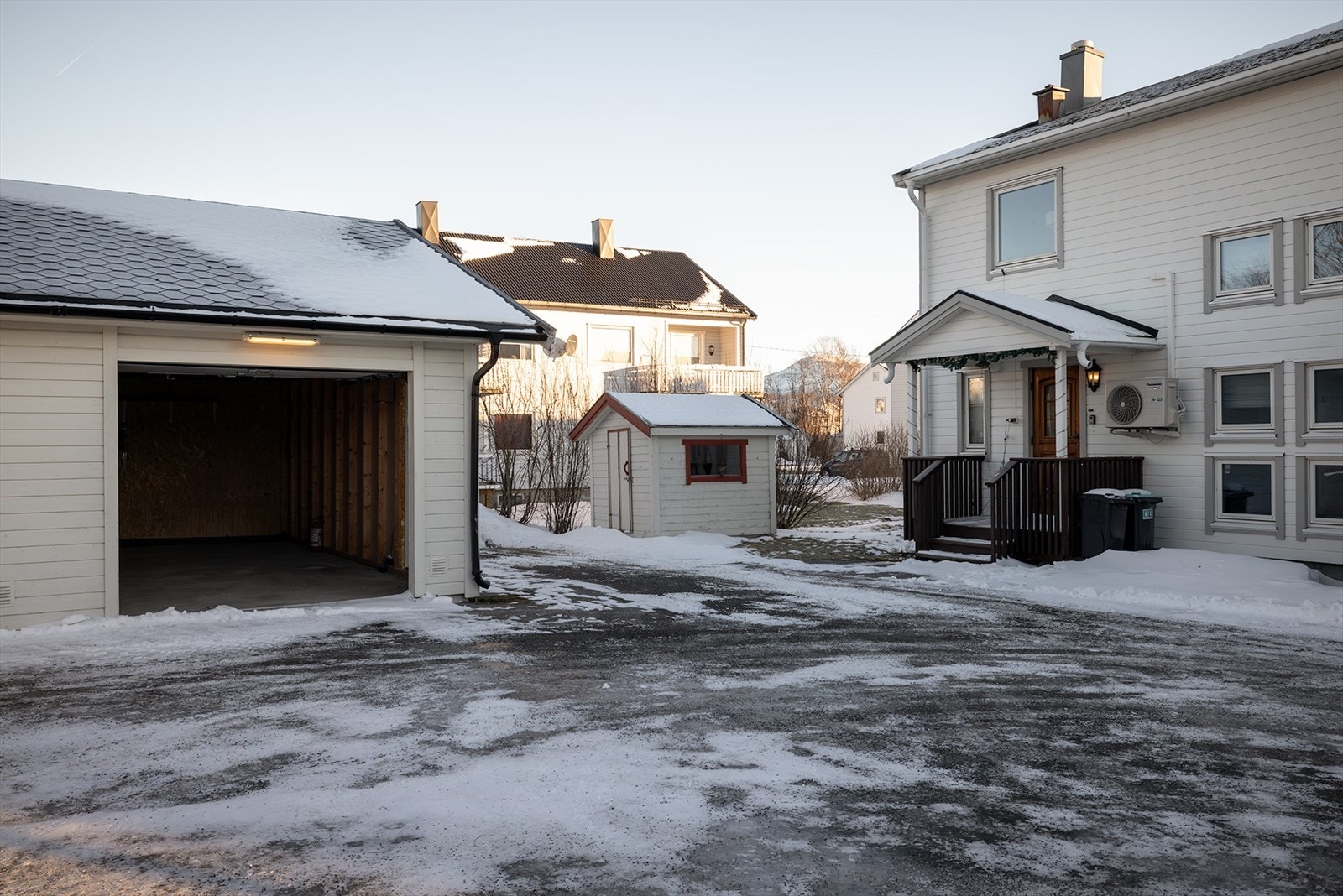 Overbygget inngangsparti Galleribilde