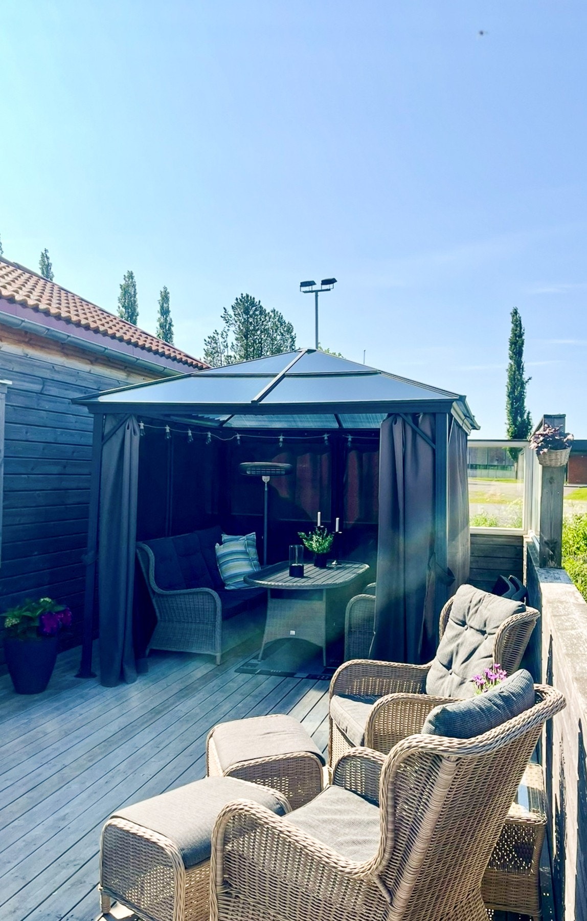 Terrassen er på 32 kvm. Galleribilde