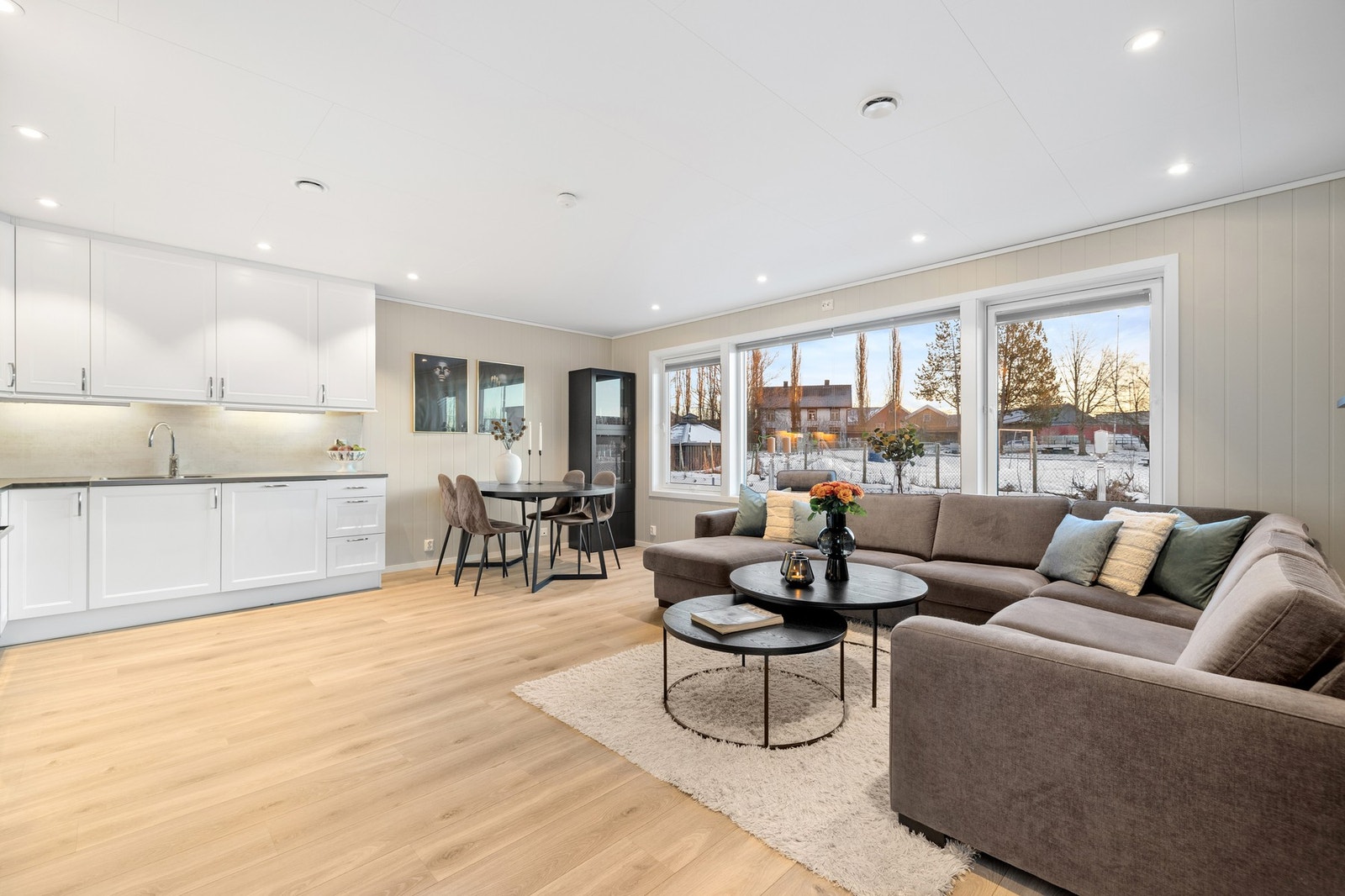 God plass til å innrede rommet i flere sittesoner. Galleribilde