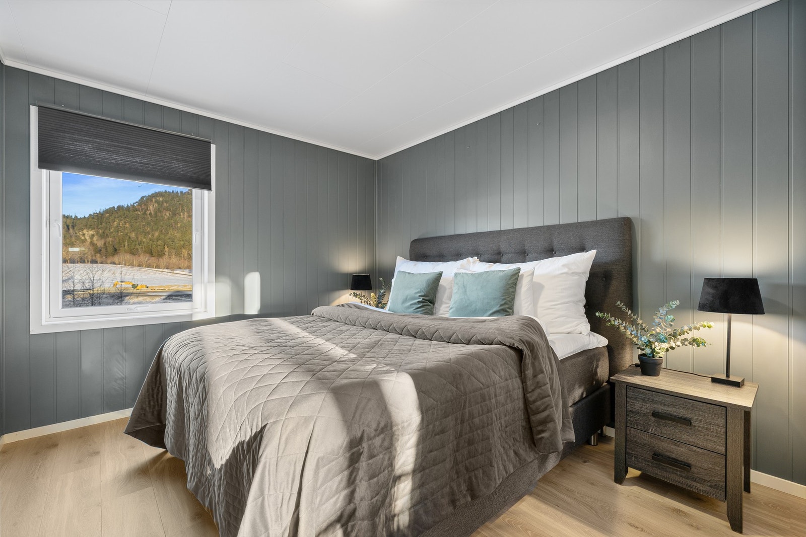 Lunt og romslig soverom på 11,5 kvm. Galleribilde