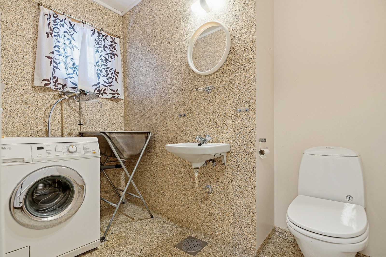 Praktisk vaskerom og toalett Galleribilde