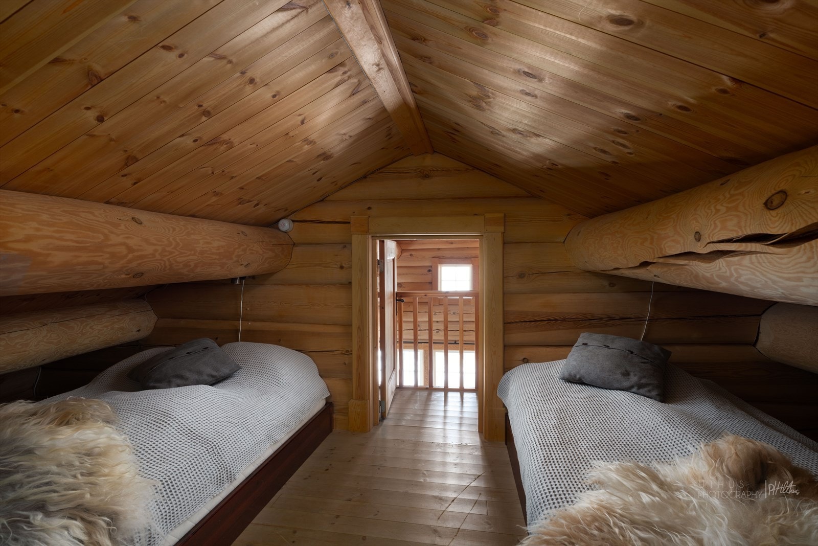 I hyttens andre etasje er en hems som kan innredes slik man ønsker Galleribilde