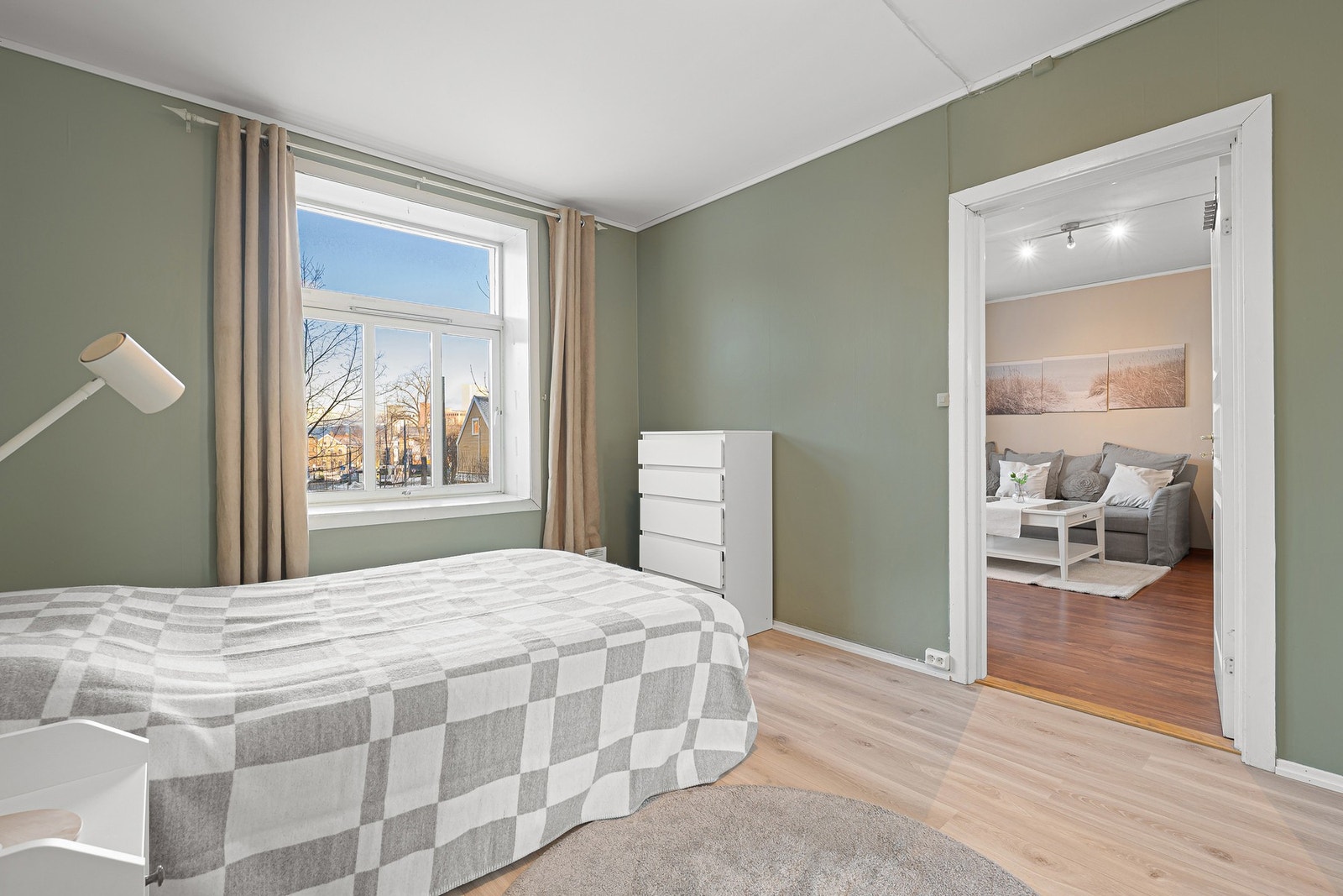 Det største soverommet er på ca. 14 kvadratmeter. Galleribilde