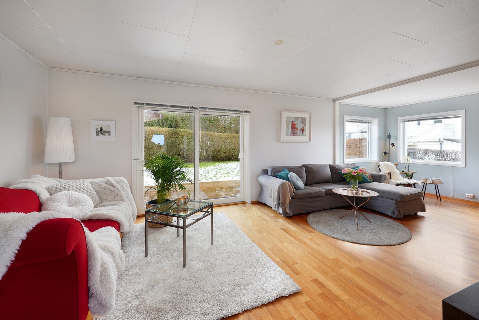 Parkett på gulv og utgang til herlig terrasse Galleribilde