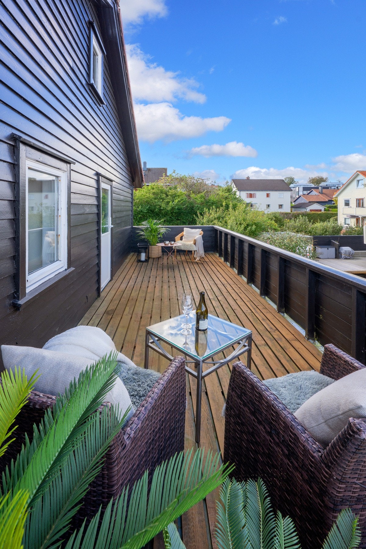 På sommertid har man flott kveldssol her Galleribilde