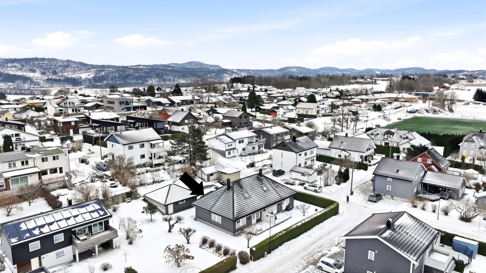 Privatmegleren har gleden av å presentere Eikevegen 5 / Foto: THT foto Galleribilde