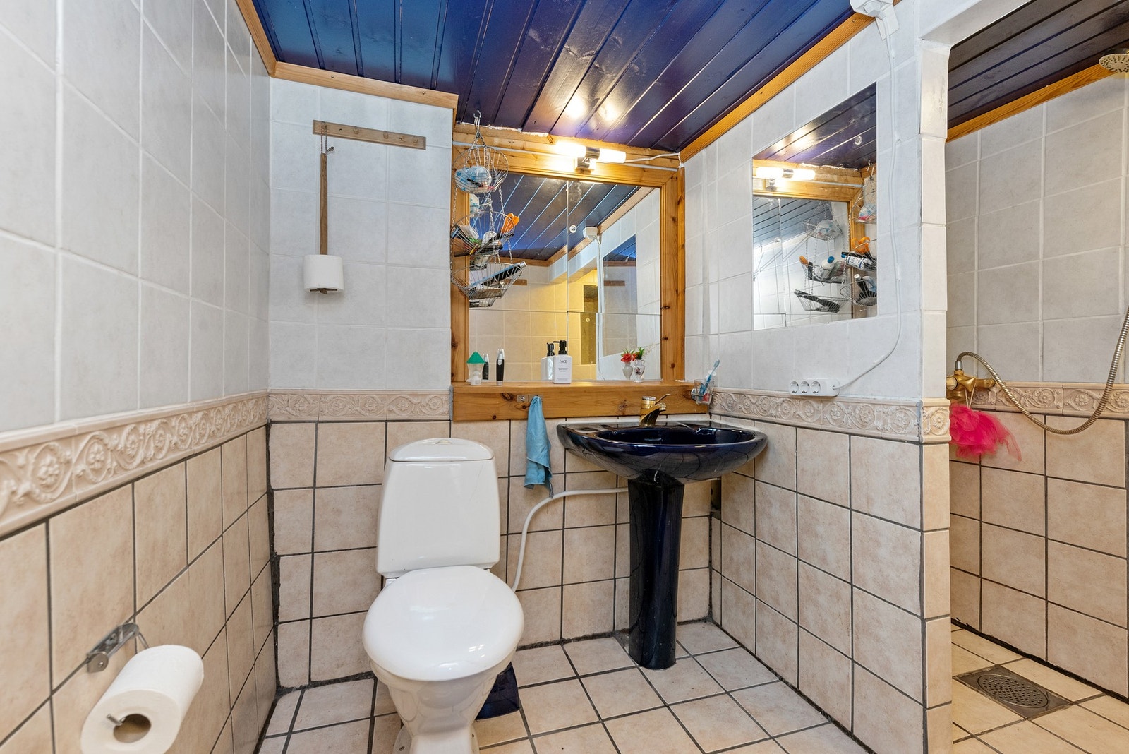 Bad i kjeller. Galleribilde