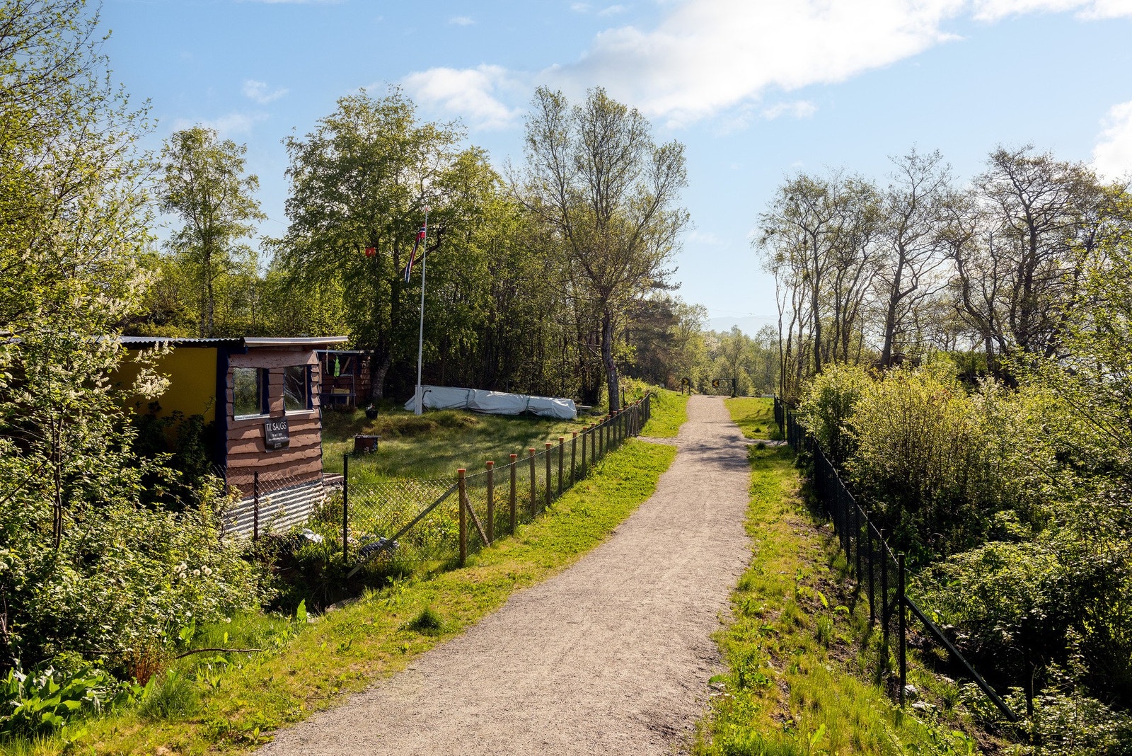 Området byr og på flotte friluftsområder hvor Geileberga med bademuligheter og Fjordstien fra Furmyra til Bogneset er verdt å nevne. Galleribilde