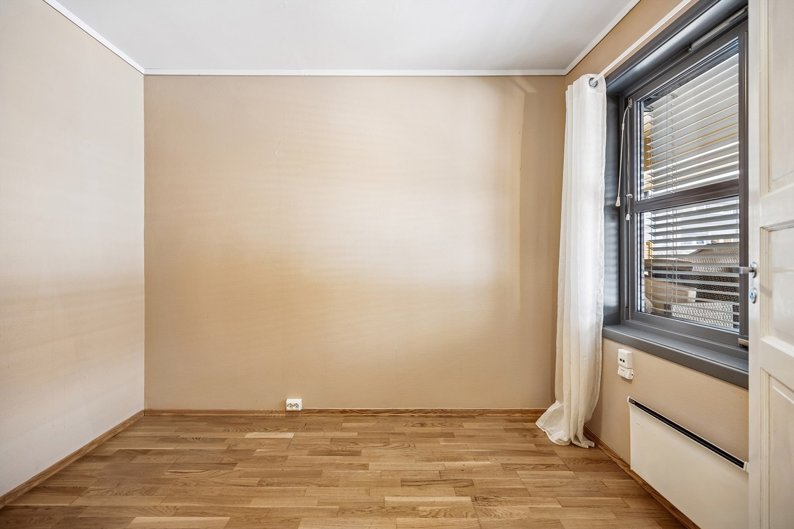 Det andre soverommet har en fin størrelse, egnet som barnerom, gjesterom eller kontor. Galleribilde