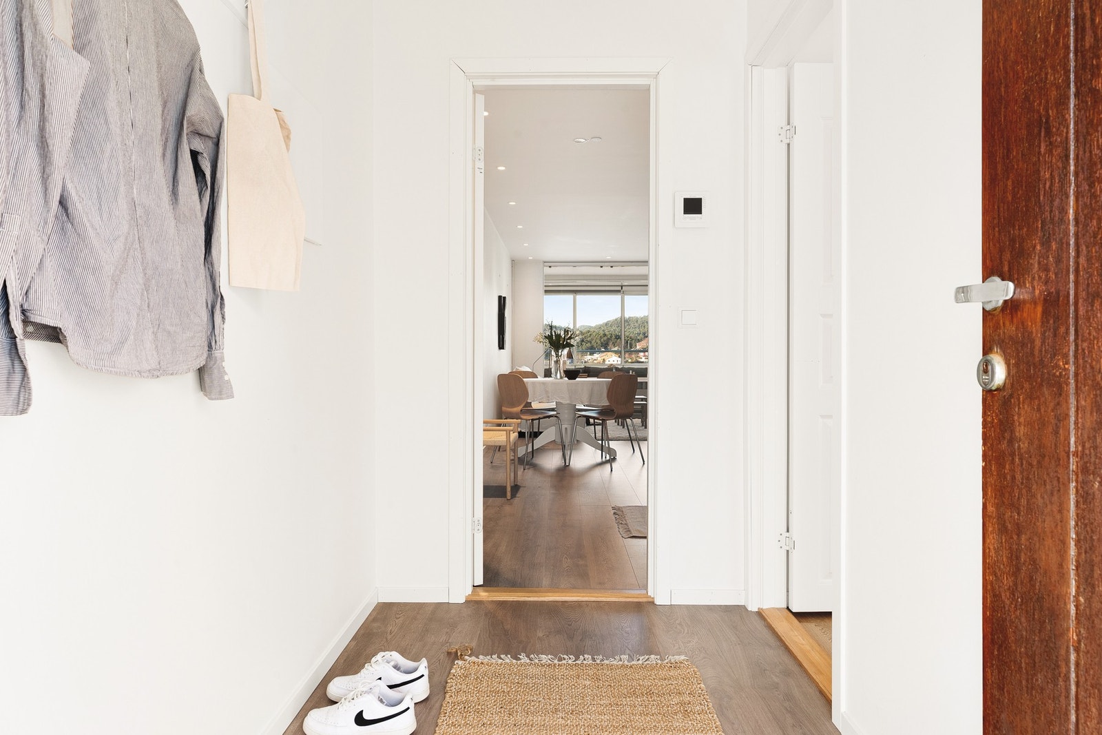 Innbydende entré på 3,4 kvm. Galleribilde