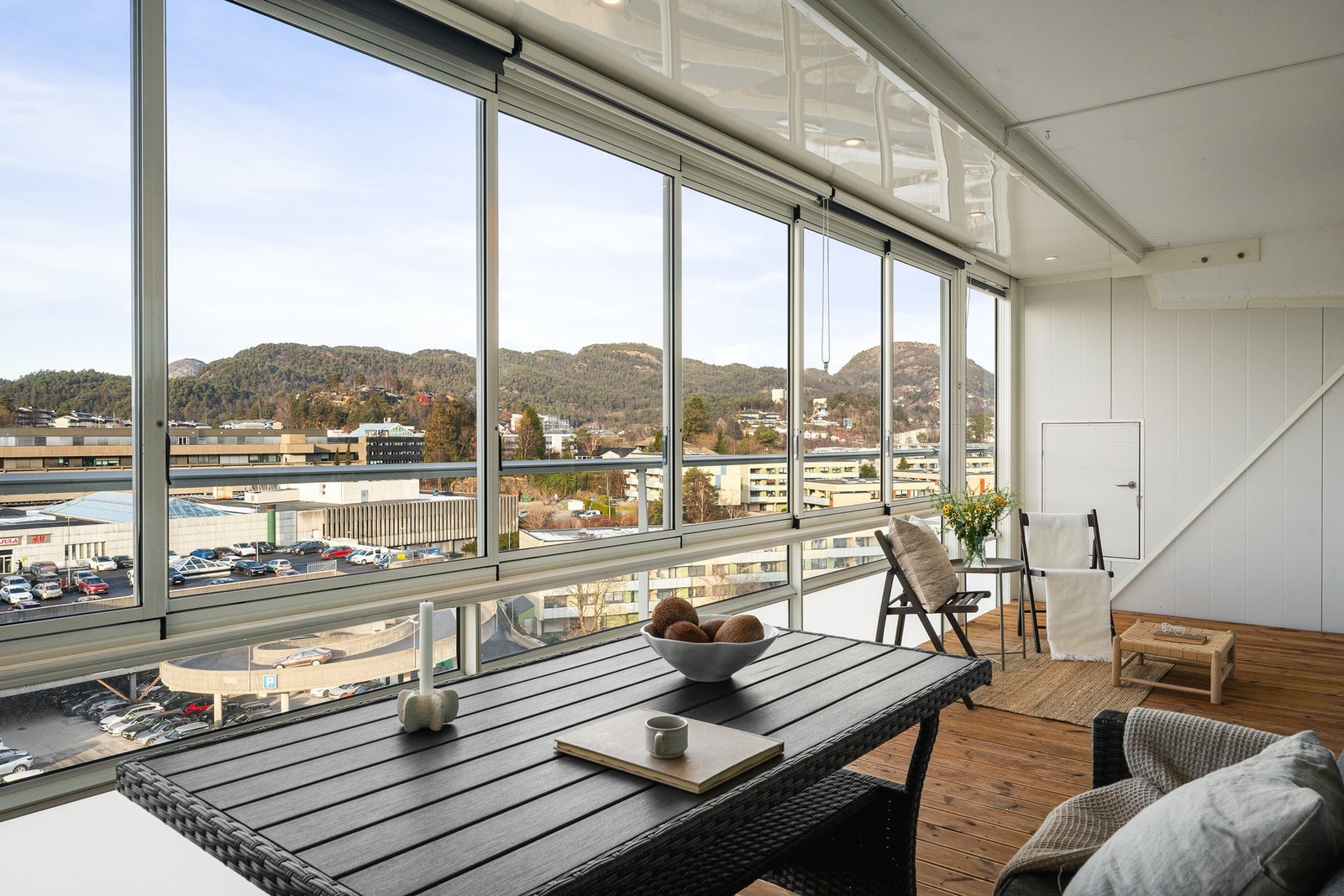 Mekleriet eiendomsmegling v/Daniel Rye har gleden av å presentere Dag Hammarskjölds vei 171. Foto: Fotograf Alexander Vie. Galleribilde