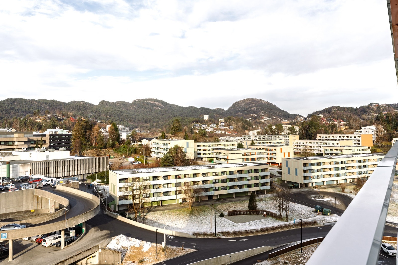 Utsikt over nærområde og flott natur. Galleribilde