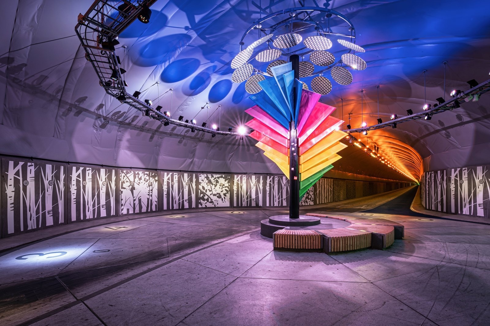 - Like ved Oasen finner du også verdens lengste gang- og sykkeltunell på nesten tre kilometer - Galleribilde