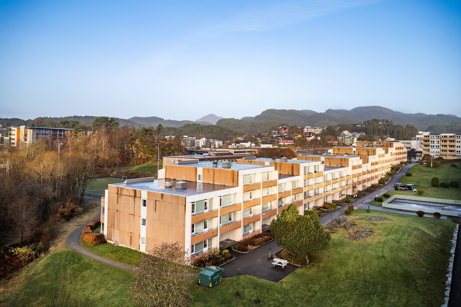 - Til tross for den gode beliggenheten, er du likevel omkranset av grønne områder og mange flotte turmuligheter, Kanadaskogen, Løvstakken, Lynghaugtjernet og Krohnegården for å nevne noen - Galleribilde